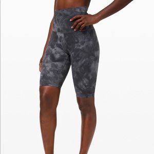 Lululemon Align Super High Rise Short 10”